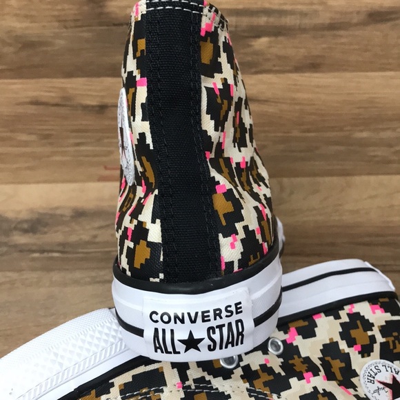 CONVERSE CTAS HIGH TOP BRAND NEW - Picture 12 of 16